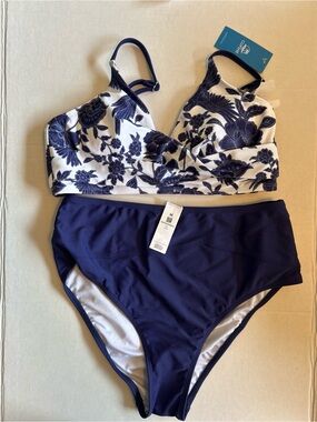 Cupshe High-Waist Floral Two-Piece Swim Set - Navy/White Size M